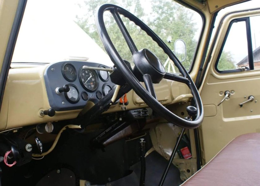 ГАЗ 52 салон кабины