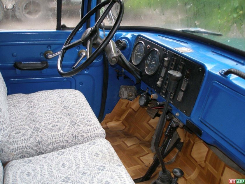 ЗИЛ 130 салон