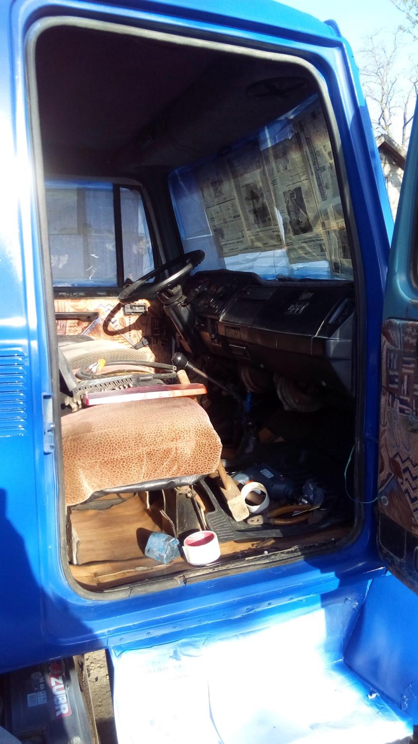 ГАЗ 3307 кабина внутри