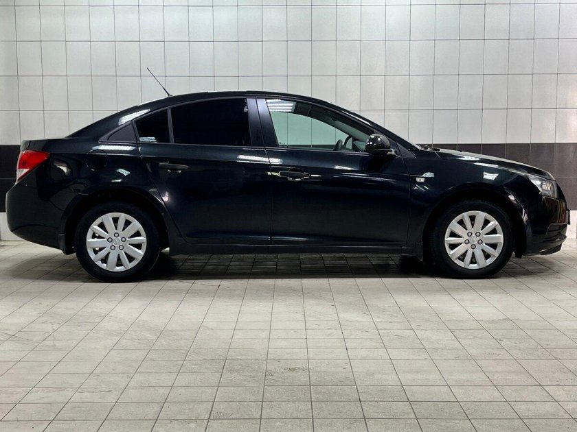 Шевроле круз черная