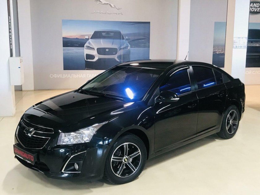Шевроле Круз черный седан