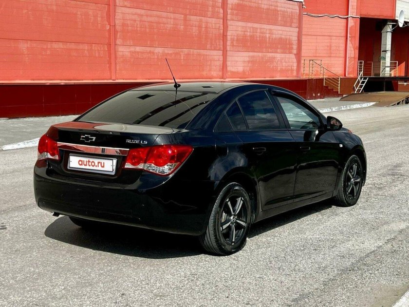 Шевроле круз черный седан