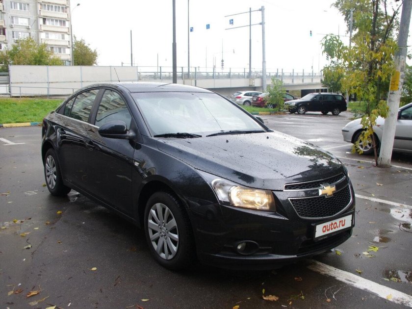 Шевроле Круз седан черная 2012