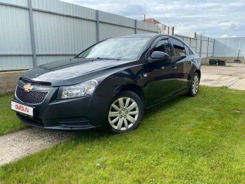 Шевроле Круз черный седан