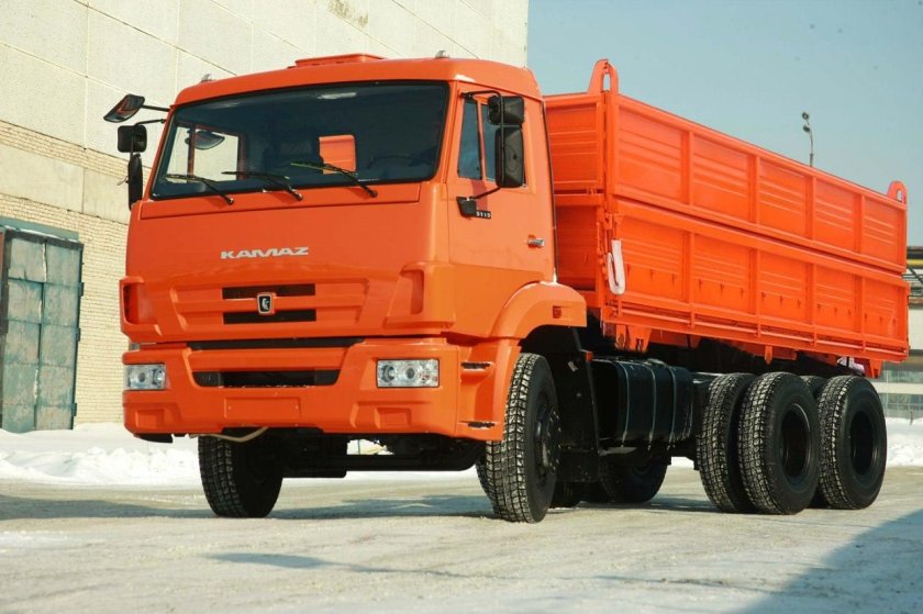 КАМАЗ 6520