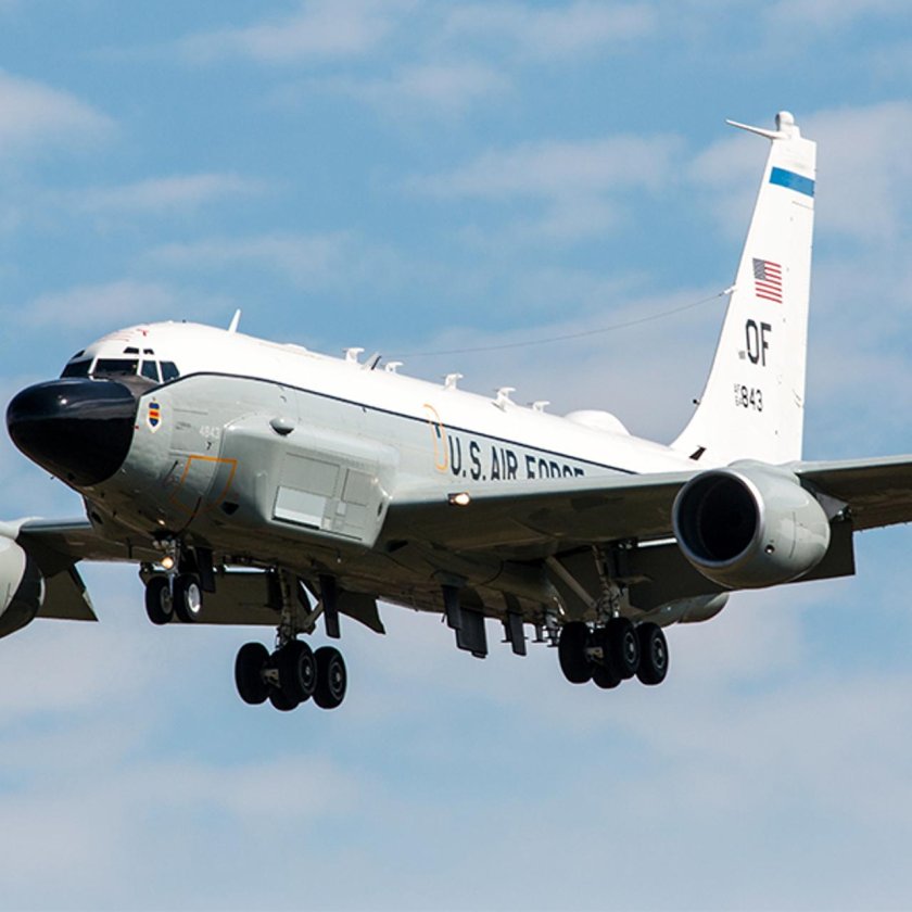 Американский самолет разведчик