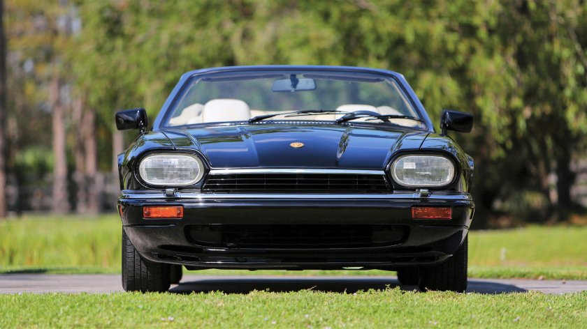 Ягуар XJS v12