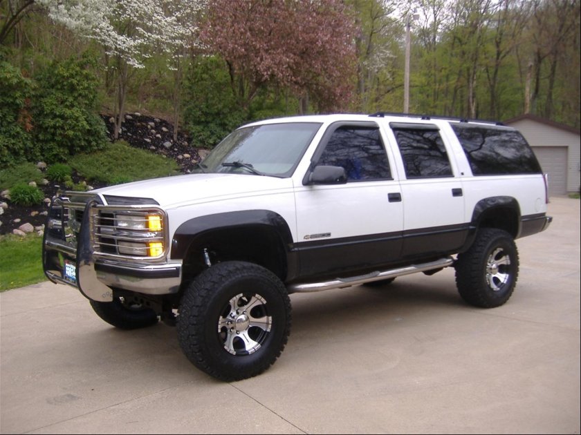 Chevrolet Suburban 2500