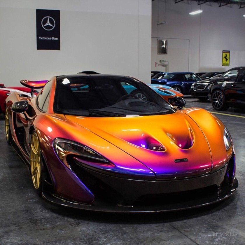 Машина MCLAREN p1