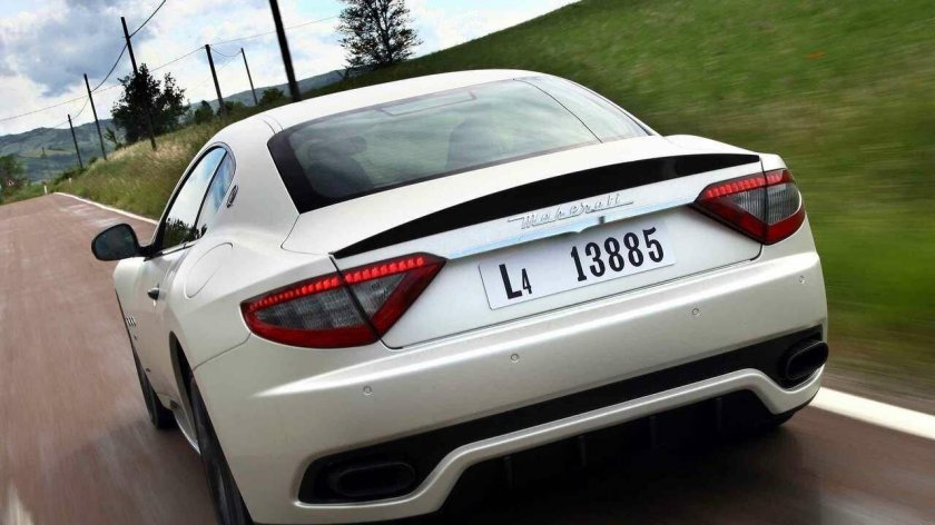 Мазерати сзади