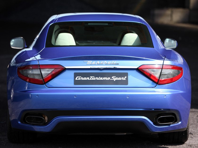 Мазерати ГРАНТУРИЗМО сзади