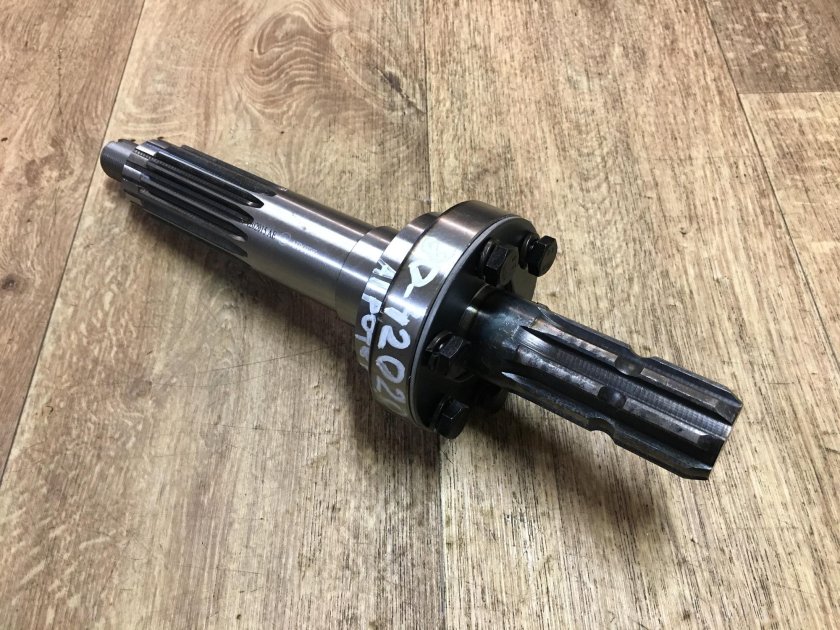 Вал мтз вом