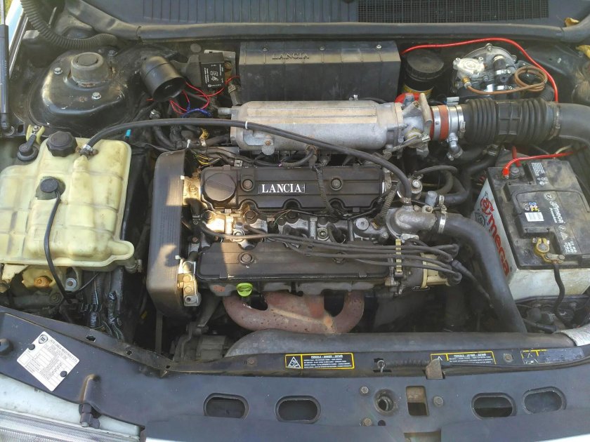 Lancia Dedra 2.0 engine