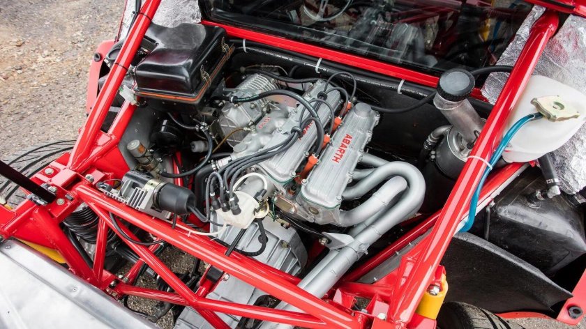 Lancia Rally 037 engine