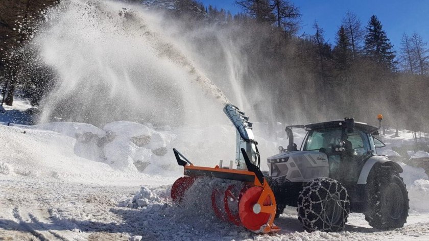 Шнекороторный снегоочиститель Бобкэт