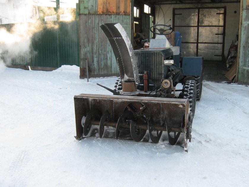 Роторный снегоуборщик на т 25