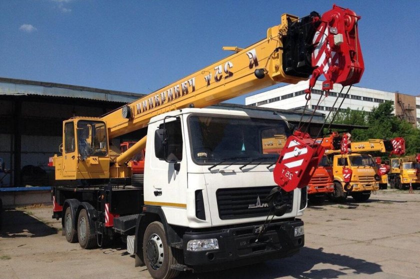 Автокран Галичанин 25