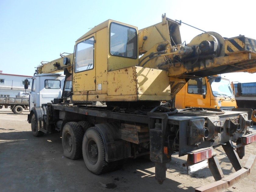 Автокран ивановец 32т. кс-5576