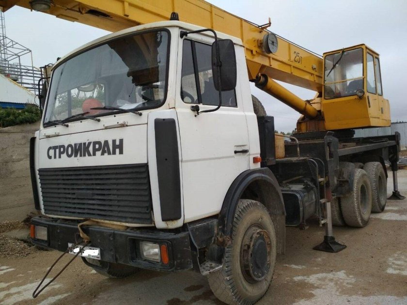 МАЗ 6303 автокран