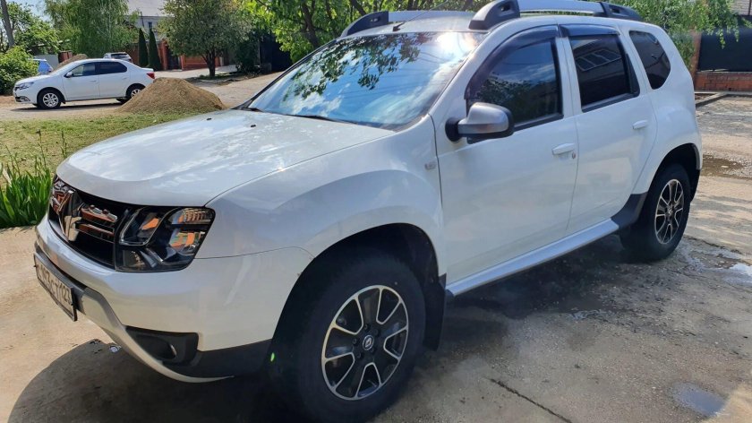 Рено Дастер белый