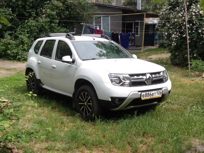 Рено Дастер белый