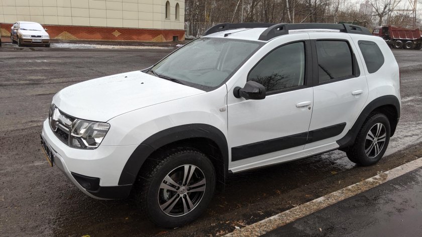 Renault Duster белый