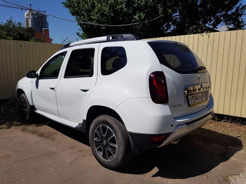 Рено Дастер белый