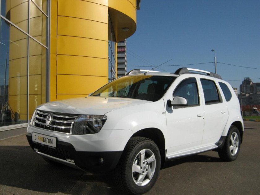 Рено Дастер 2015 белый