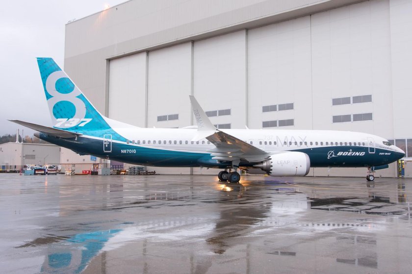 737 Max 8