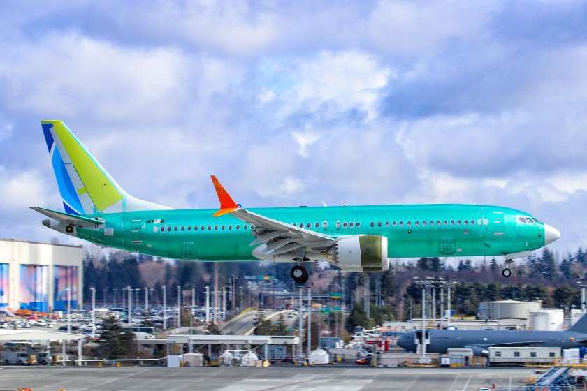 737 Max 8