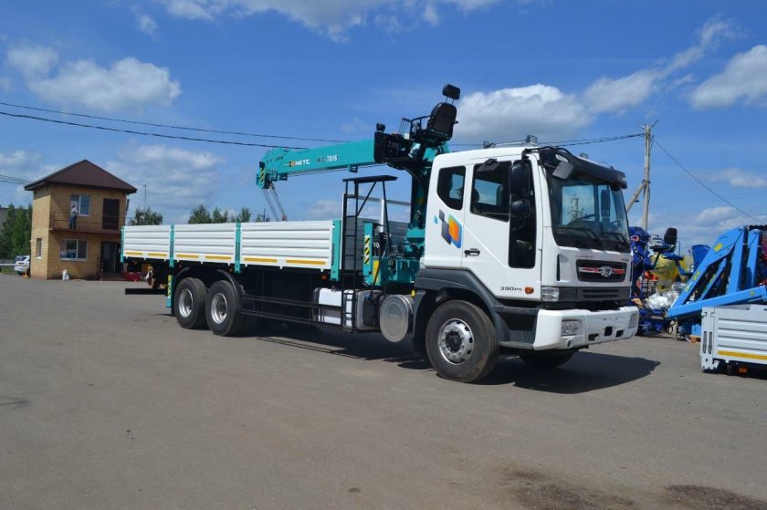 Бортовой Daewoo Novus с КМУ HKTC HLC-7016l