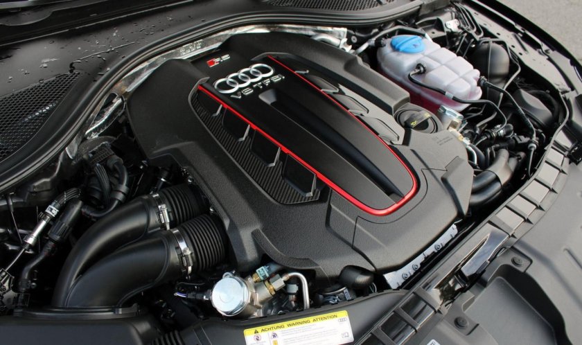 Audi rs7 engine