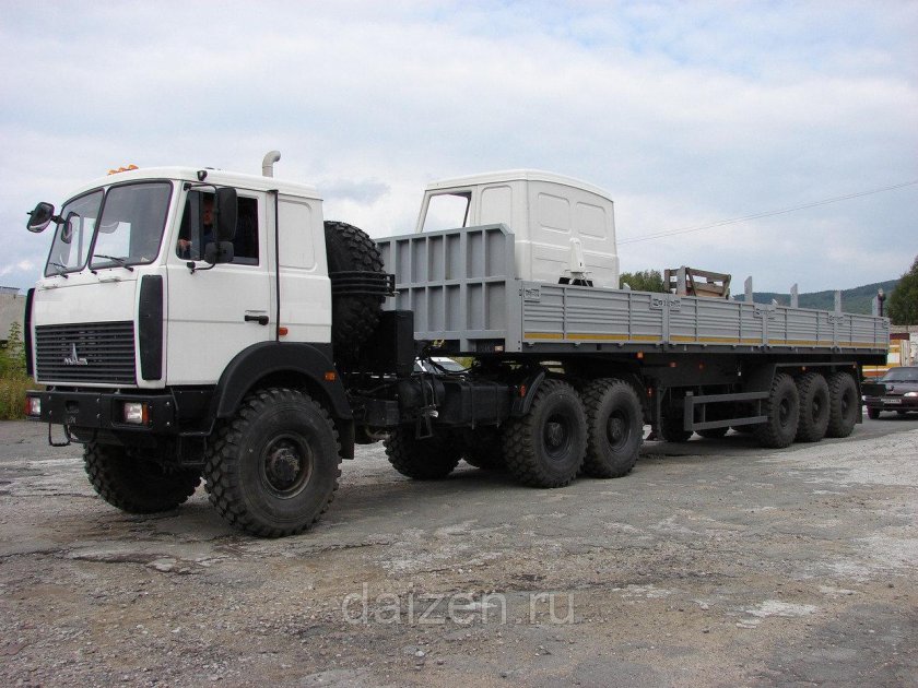 МАЗ тягач 6х6 643228
