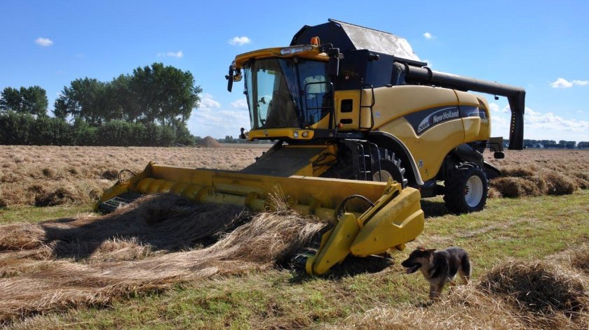 Комбайн New Holland CX 860