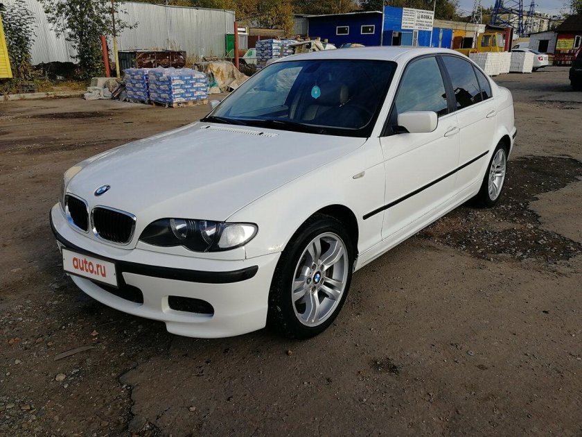 БМВ 3 2003 года