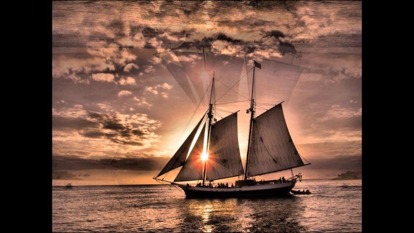 Корабль в море