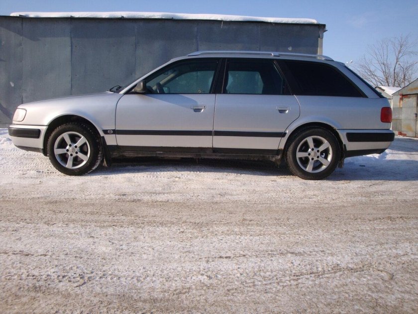 Ауди 100 с4 универсал серебристый