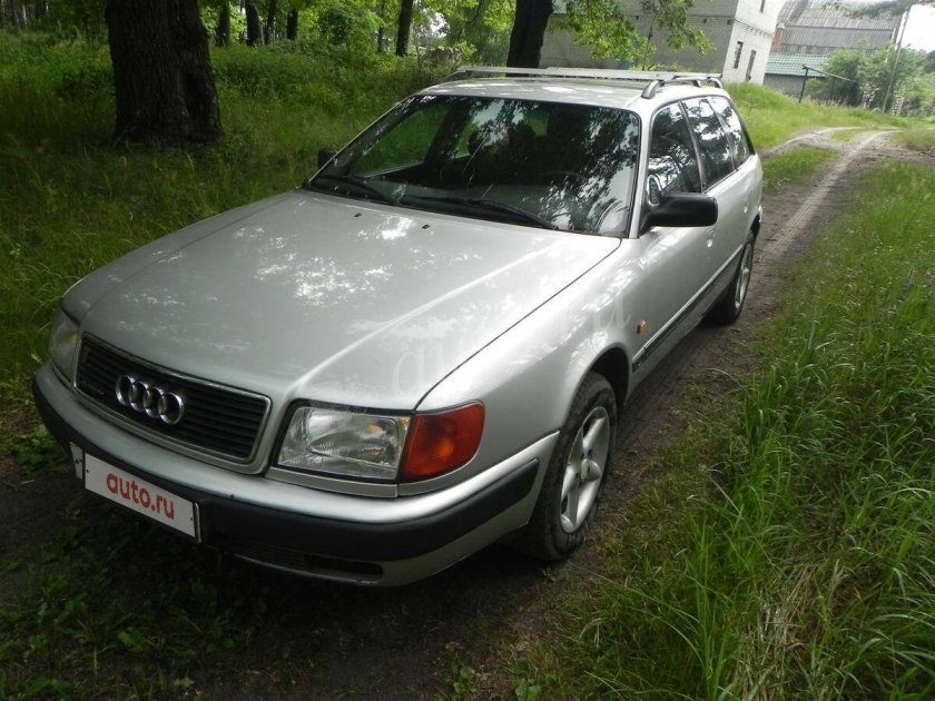 Ауди 100 серебристая