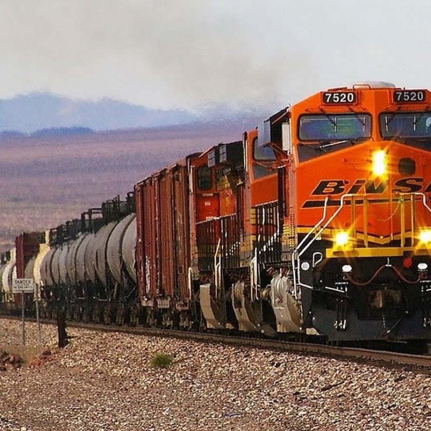 Американский грузовой поезд