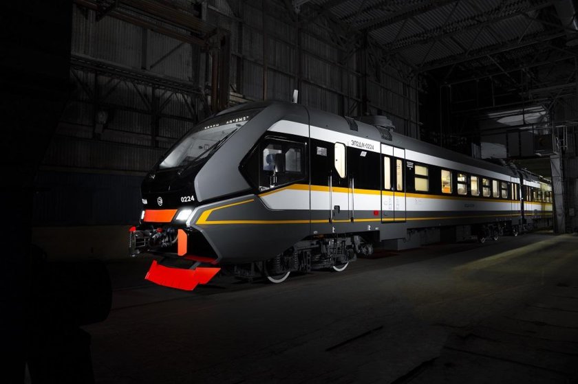 Эп2дм новый поезд