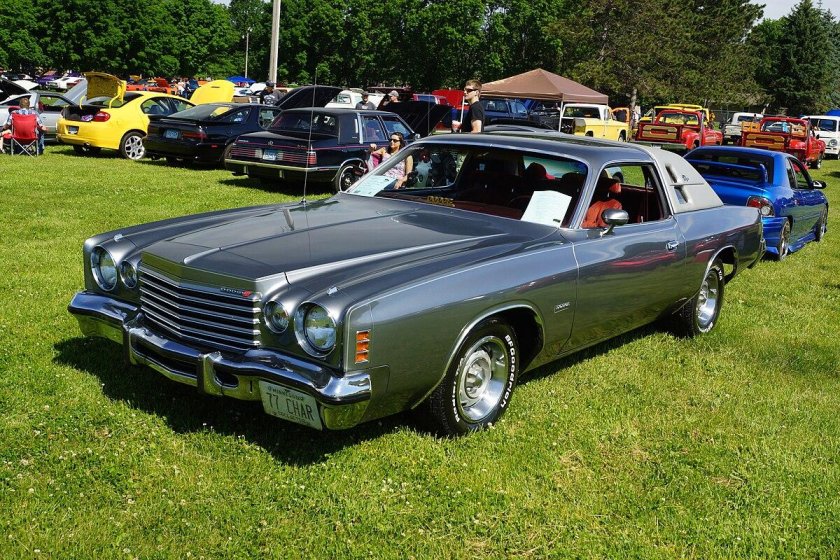 Додж Чарджер 1975