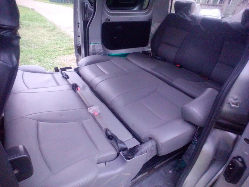 Hyundai Grand Starex задний диван