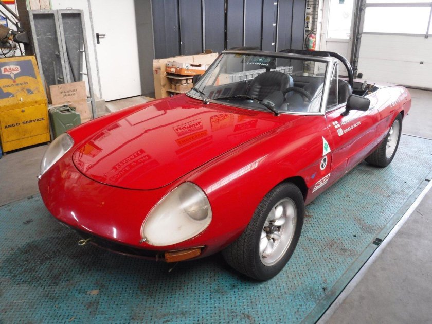 Альфа Ромео 2000 Спайдер