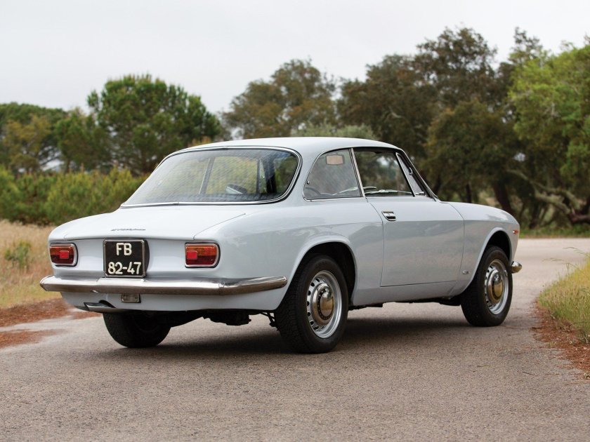 Alfa Romeo Giulia gt 1300 Junior