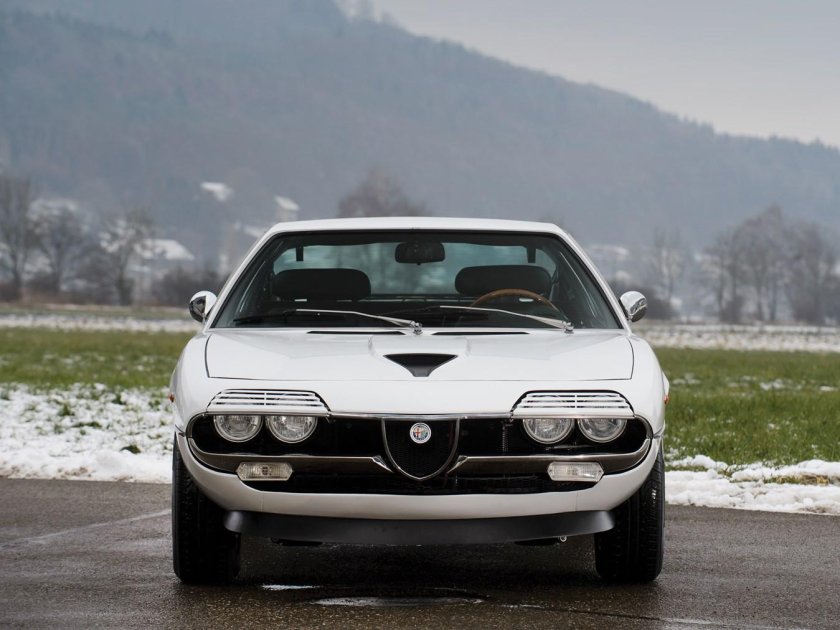 Alfa Romeo Montreal