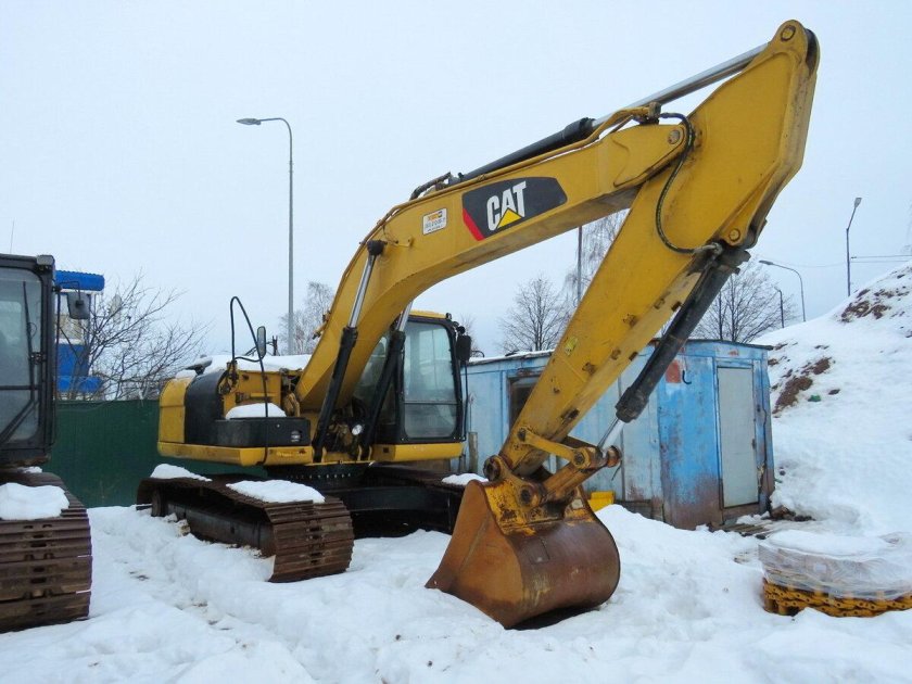 Экскаватор Caterpillar 320d2l