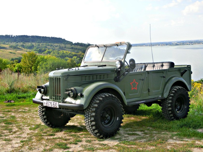 УАЗ 69 И ГАЗ 69