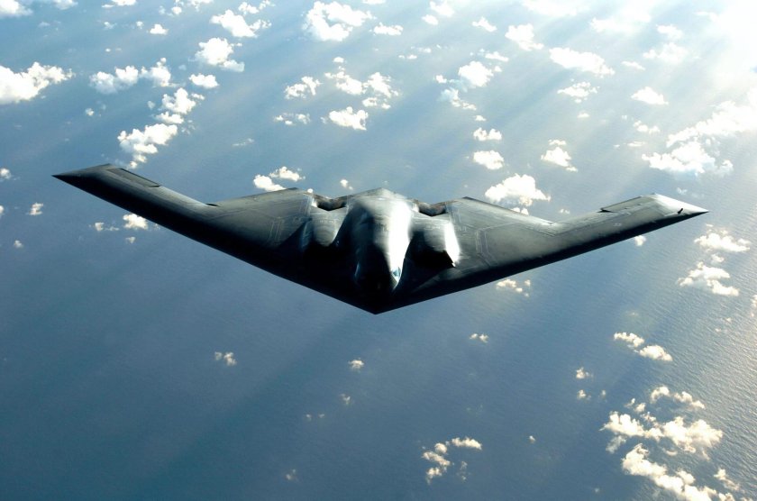 Стелс-бомбардировщик b-2