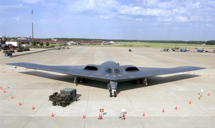 B-2 Spirit: стелс-бомбардировщик