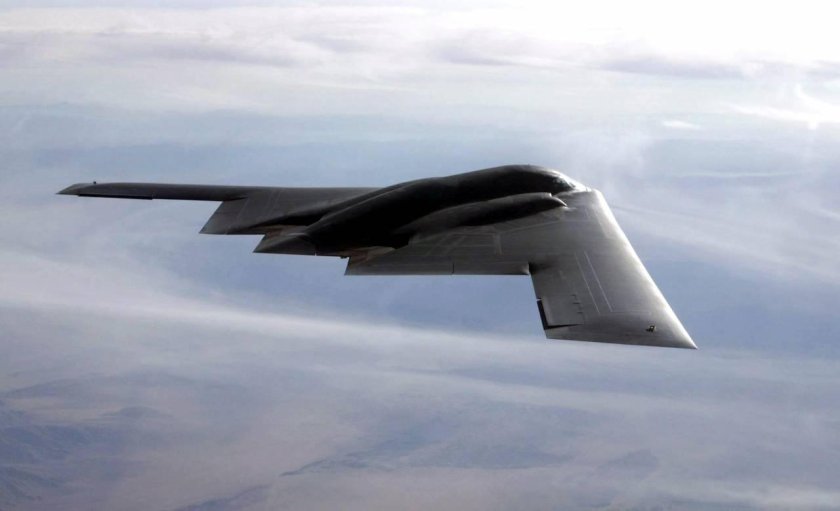 B 2 spirit stealth bomber